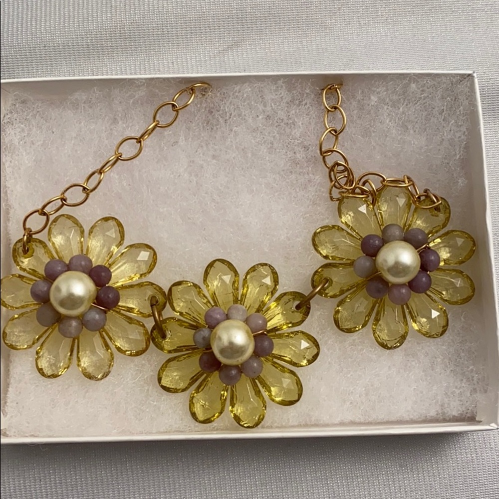 Lenora Dame Green Floral Lucite Necklace